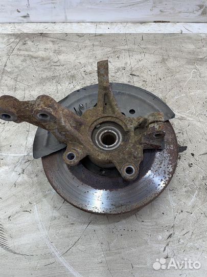 Кулак поворотный передний правый Renault Logan