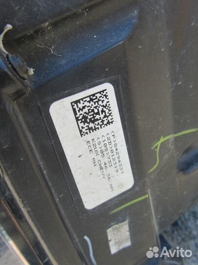 Фара правая Chevrolet Tahoe 2014