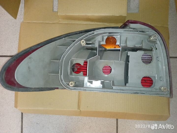 Фонарь задний правый Ford Mondeo 1