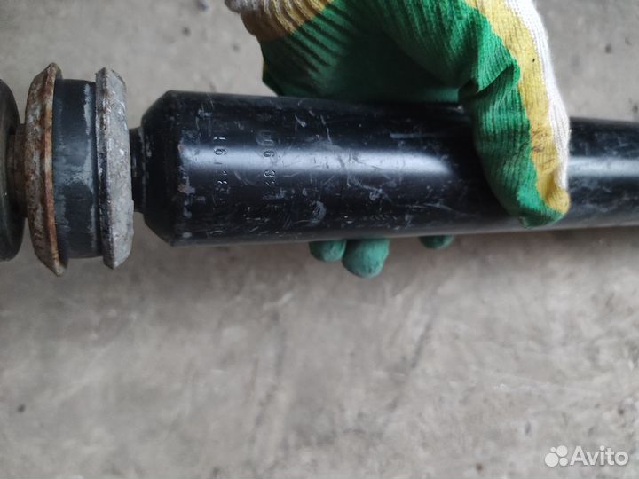 Амортизатор передний Mercedes-Benz G-Class W463