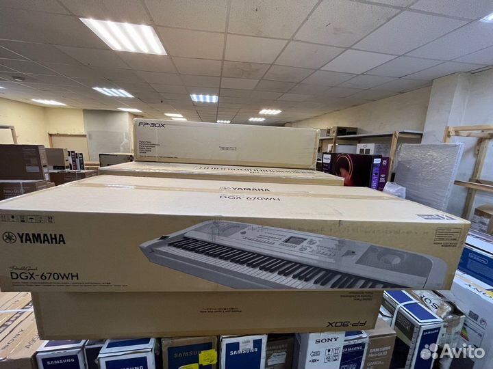 Цифровое пианино Yamaha DGX-670 EU