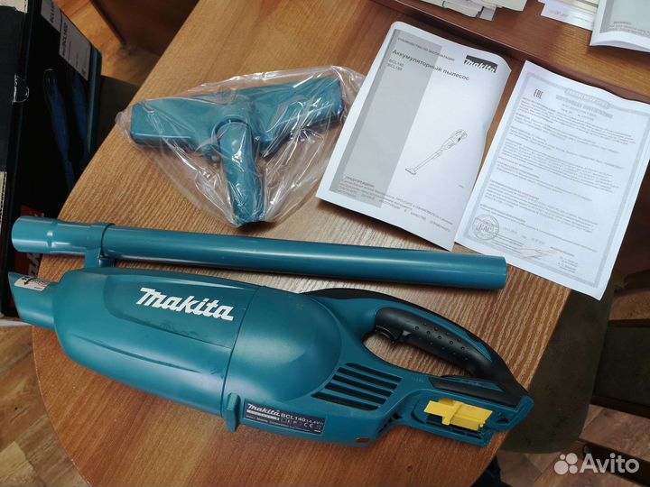 Аккумуляторный пылесос makita BCL 140z