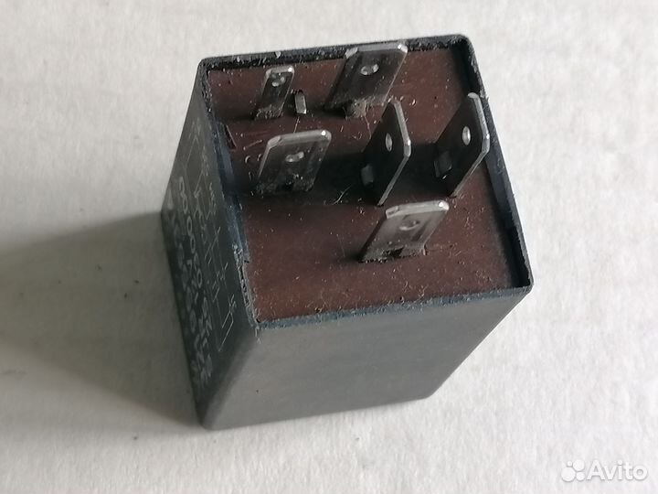 Реле стеклоочистителей для Audi 80 (B3) 1986-1991