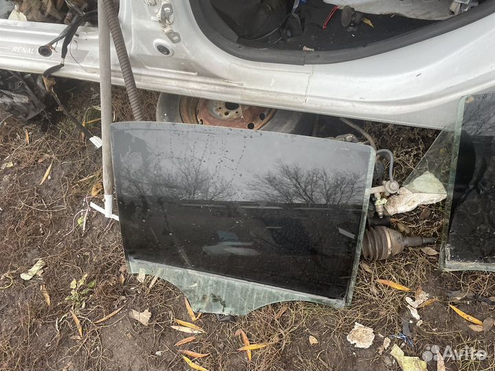 Стекла дверей рено логан 2