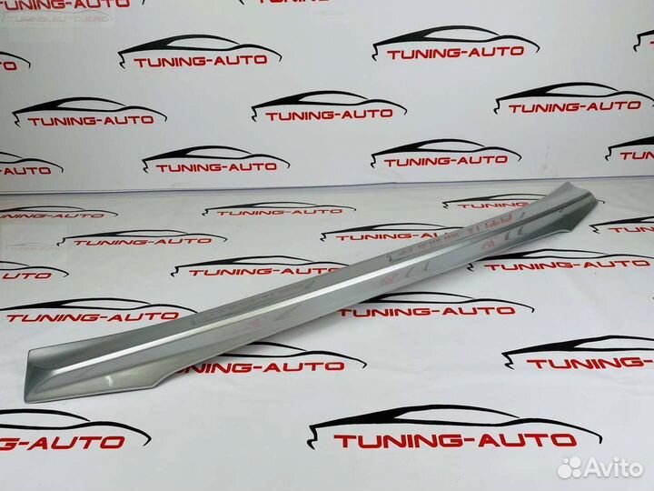 Спойлер под стекло Lexus LX570