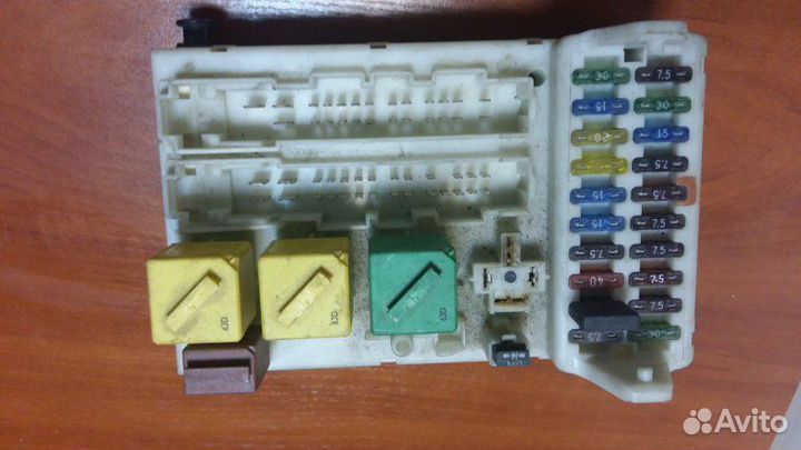 Блок предохранителей Ford Mondeo 1.8 1998