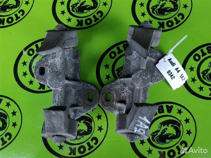 Кронштейн глушителя Audi A4 8E cabrio