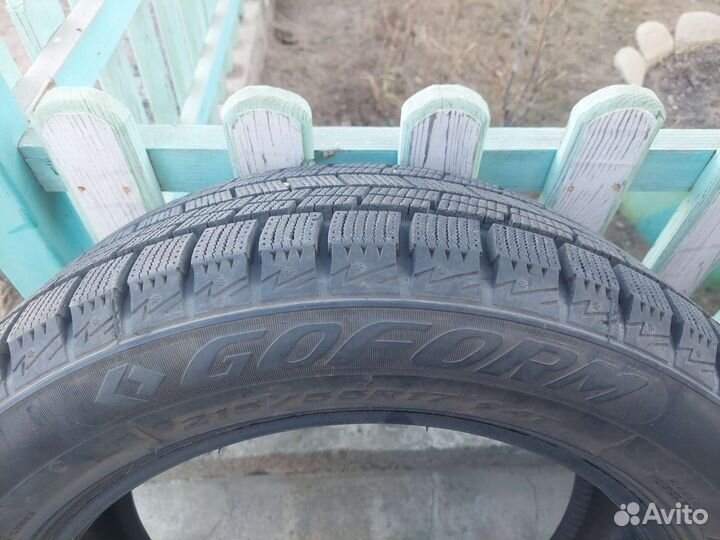 Goform W705 215/55 R17