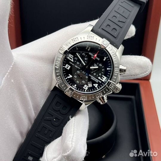 Часы Breitling Avenger