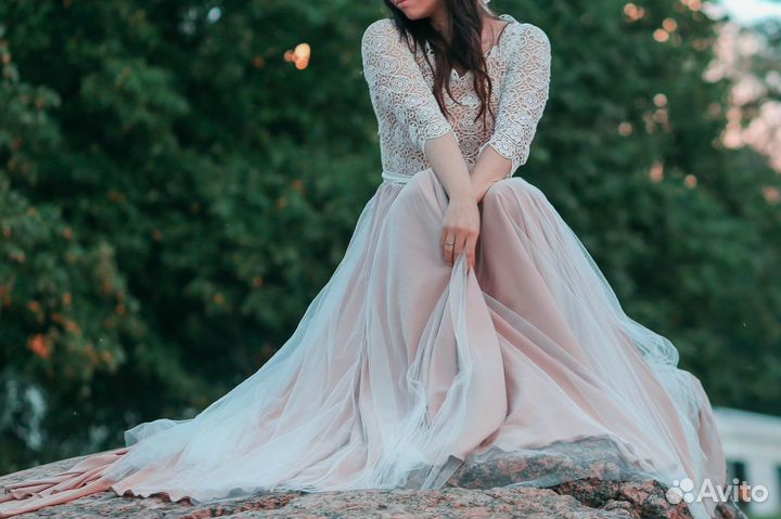 Цветное свадебное платье\на выпускной