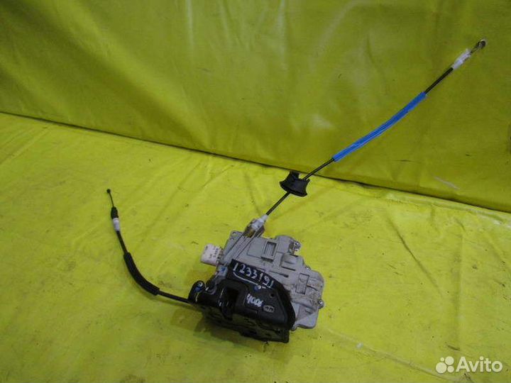 Замок передней двери Audi A4 07-15г 23319