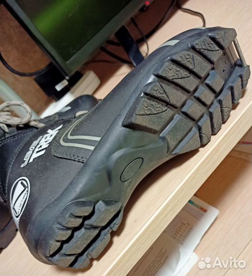 Лыжные ботинки trek lever