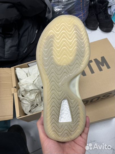 Кроссовки Yeezy qntm Flash Orange