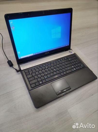 Ноутбук Asus 2ядра/4Gb/HD5730/SSD/HDD