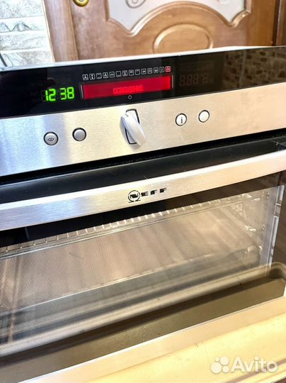 Компактная духовка с паром Neff,Германия