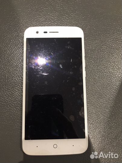 ZTE Blade V8 lite, 2/16 ГБ