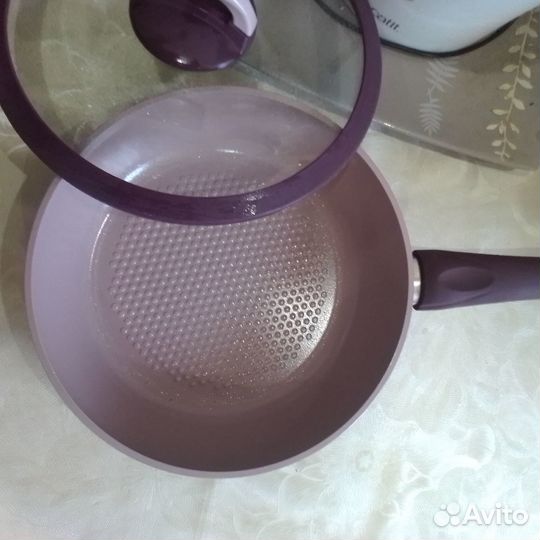 Сковорода Purple с крышкой D 26см