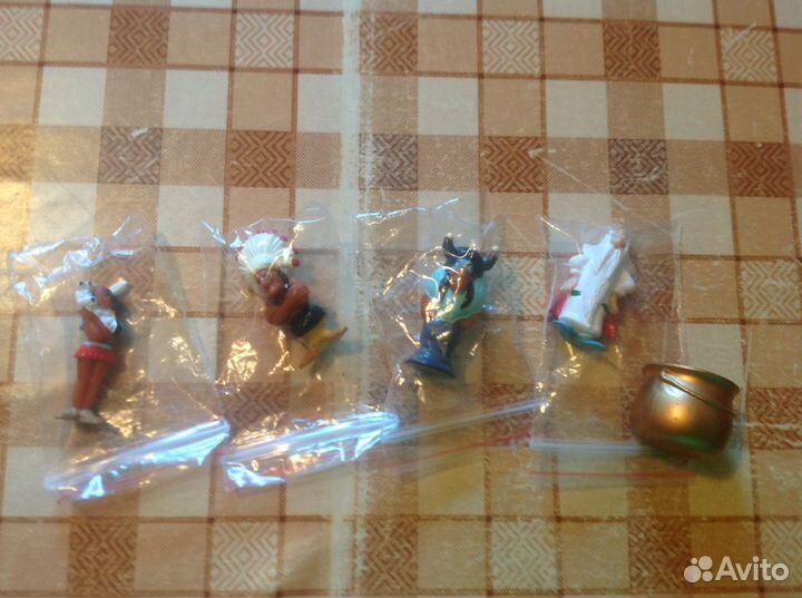 Обмен фигурок астерикс в Америке