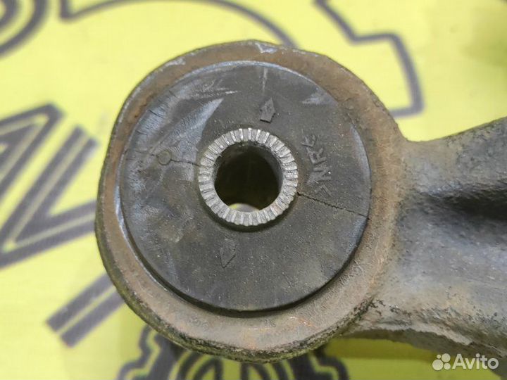 Цапфа (поворотный кулак) задняя правая Toyota