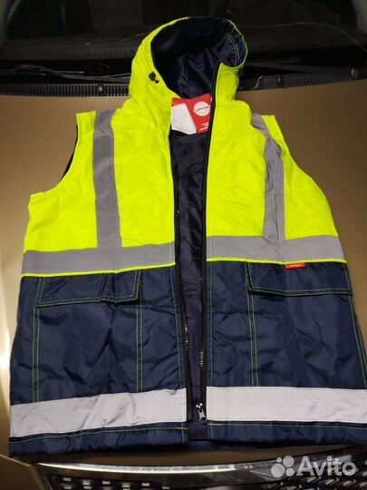 Продам спецовку новую