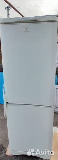 Холодильник бу indesit