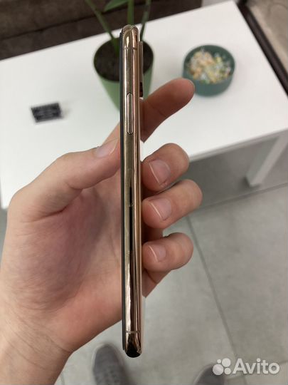 iPhone Xs, 64 ГБ