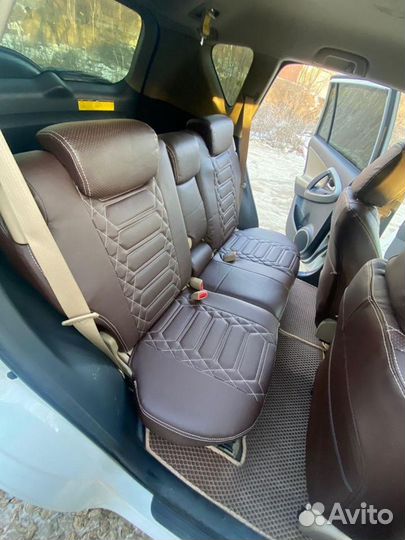 Чехлы Toyota Rav-4 30