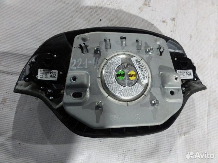 Подушка безопасности в рулевое колесо