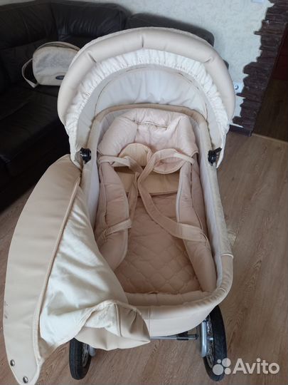 Продаётся коляска,кроватка,ванночка,автолюлька