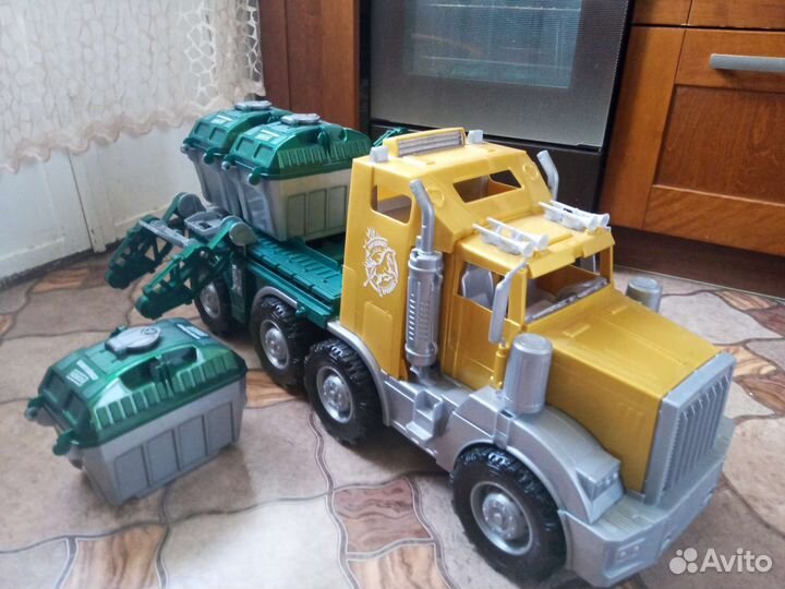 Грузовик-мусоровоз Аризона