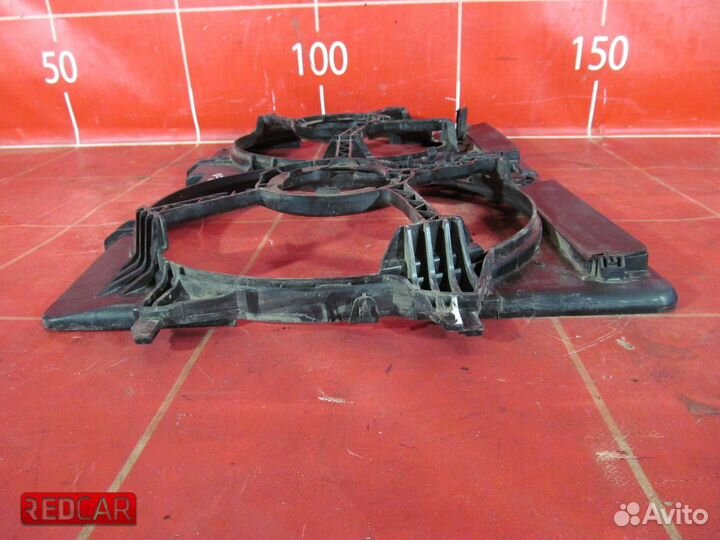 Кожух вентилятора диффузор Audi Q3