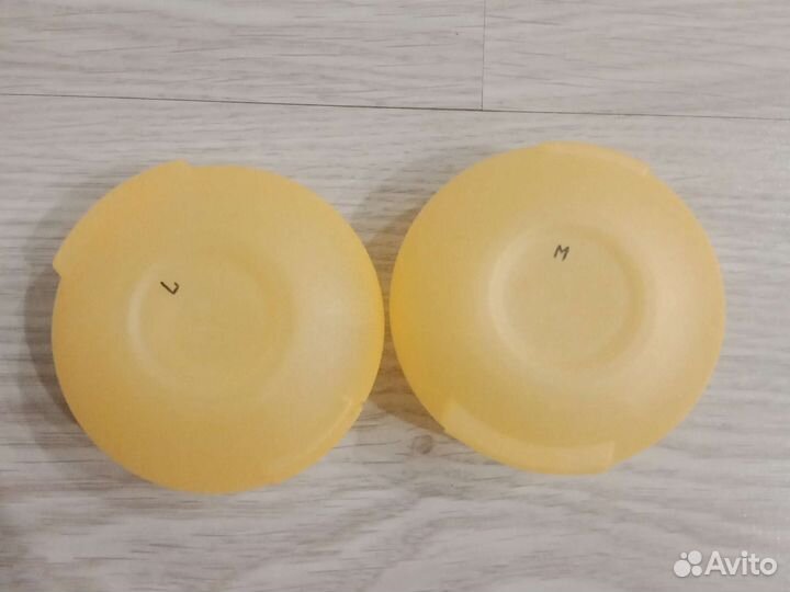 Молокоотсос medela ручной+накладки Мedela