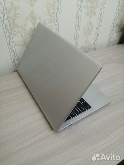 Новый ультрабук 2022 (новый, не пользовались)