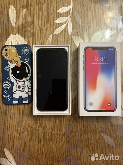 iPhone X, 64 ГБ