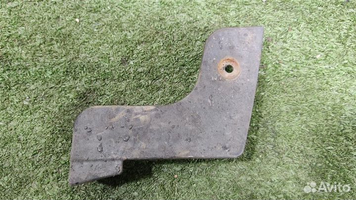 Брызговик порога левый Toyota Verso R2 2017