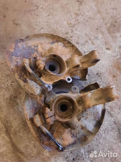 Кулак поворотный audi 80 В3 В4