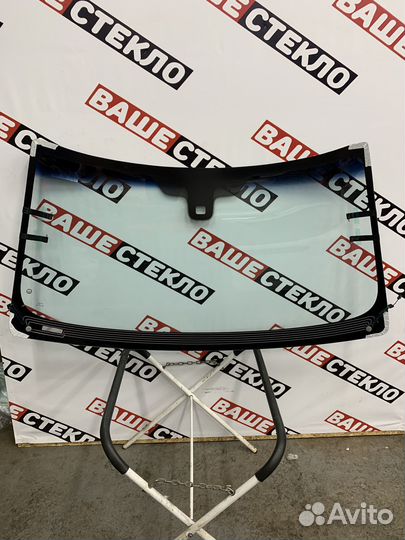 Лобовое стекло Range Rover Voque 3