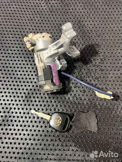 Замок зажигания Toyota NZE121, SCP11, vitz, platz