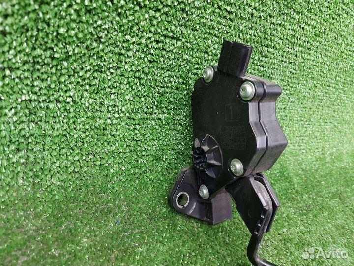 Педаль газа Subaru Forester Impreza Legacy