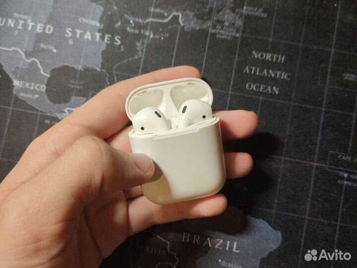 Беспроводные наушники apple airpods 1