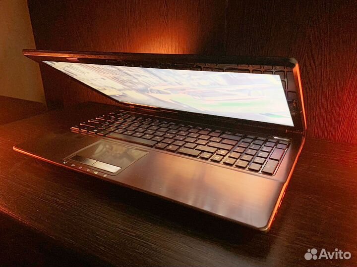 Ноутбук asus: intel i3/ 8gb/ Geforce/SSD
