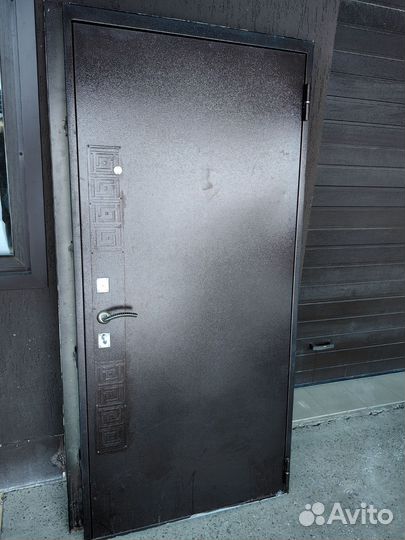 Входная железная дверь ''вертикаль''