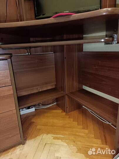 Компьютерный стол