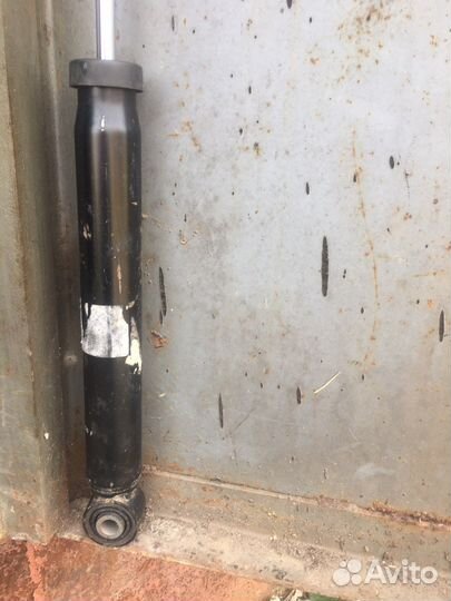 Задние амортизаторы VAG