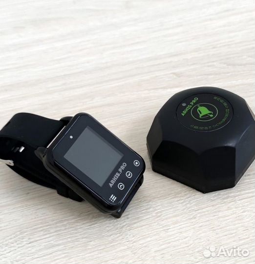 Кнопка вызова персонала, официанта Бургер и часы