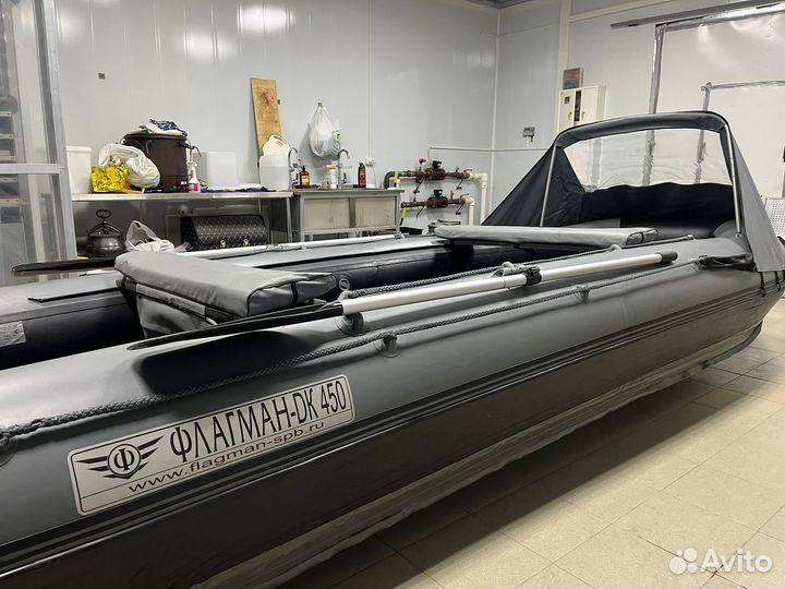 Моторная лодка