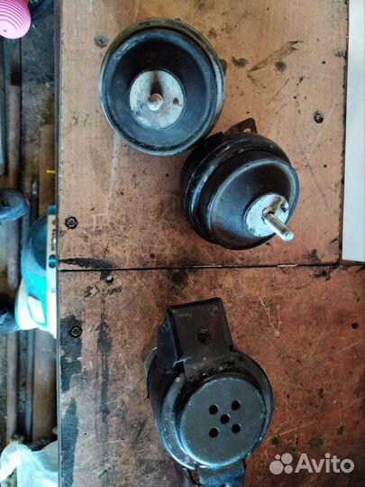 Подушка двигателя