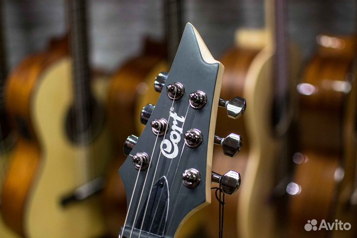 Электрогитара Cort + Аксессуары