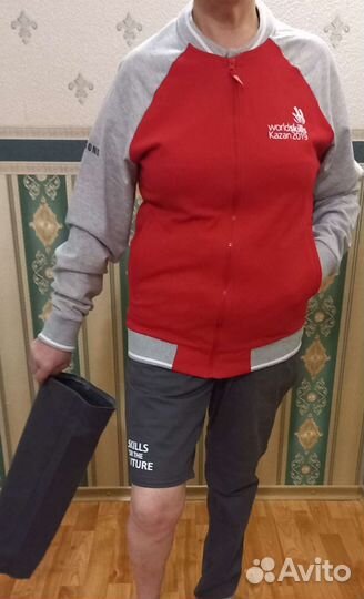 Спортивный женский костюм