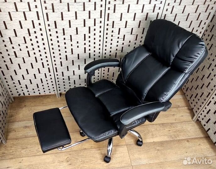 Игровое компьютерное кресло